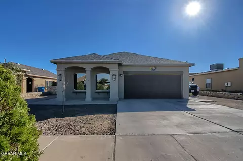 1121 Chris Forbes Cir, Socorro, TX 79927