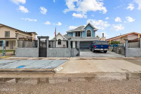 10916 Ernie Banks Dr, El Paso, TX 79934