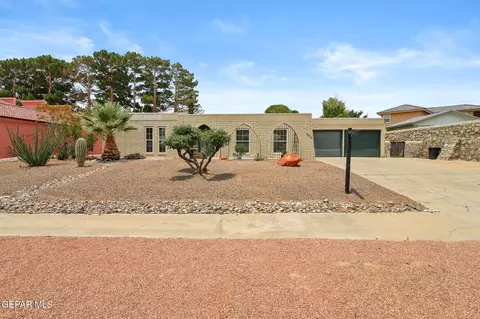 3611 Buxton Dr, Horizon City, TX 79928