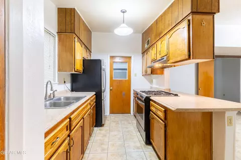 Kitchen - 10436 Lambda Dr, El Paso, TX 79924 photo 1 of 1
