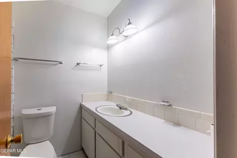 Bath - 10436 Lambda Dr, El Paso, TX 79924 photo 2 of 3
