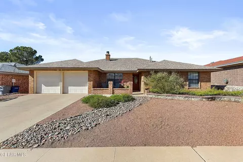 829 Agua Caliente Dr, El Paso, TX 79912