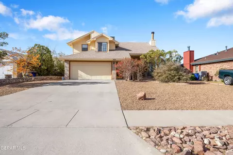 909 Mark Wallace Ln, El Paso, TX 79912