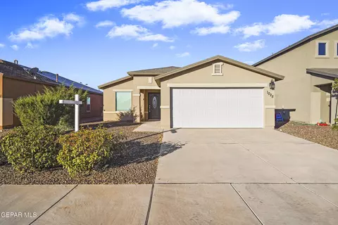 1025 Aerodyn Pl, El Paso, TX 79928