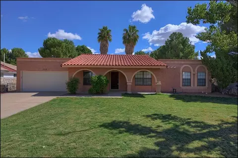 525 Pinar Del Rio Dr, El Paso, TX 79932