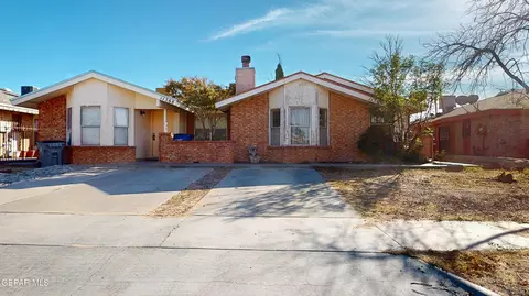 11366 Lake Loy Dr, El Paso, TX 79936