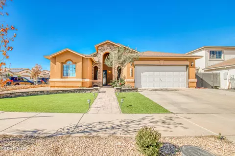 14453 Navajo Point Dr, El Paso, TX 79938