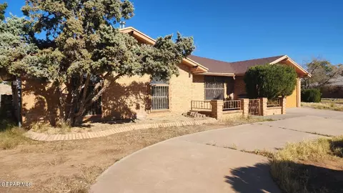 4657 R T Cassidy Dr, El Paso, TX 79924