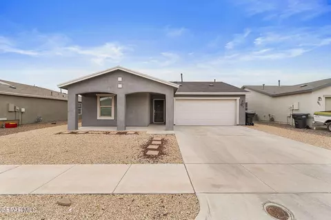 905 Villa Seca Dr, Horizon City, TX 79928