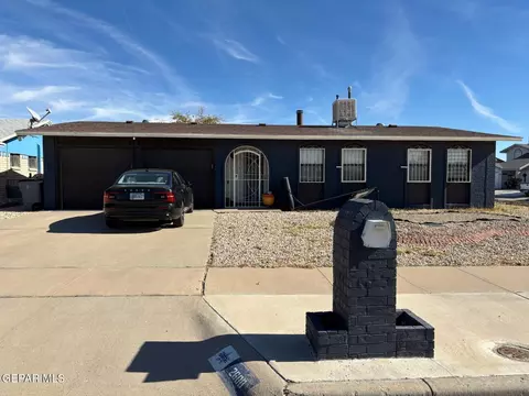 2600 Lake Victoria Dr, El Paso, TX 79936