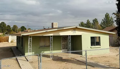 721 Soya Dr, Socorro, TX 79927