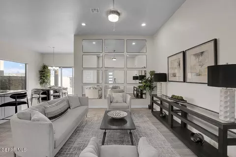 12620 Fredericksberg Ave, Horizon City, TX 79928