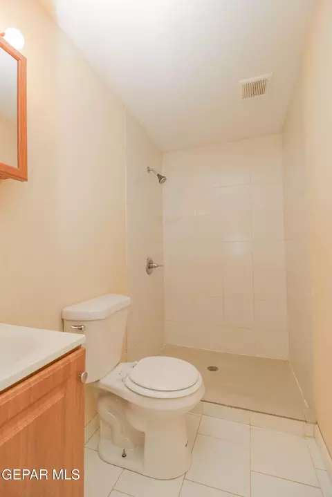 Bath - 1213 Wright St, El Paso, TX 79902 photo 3 of 4