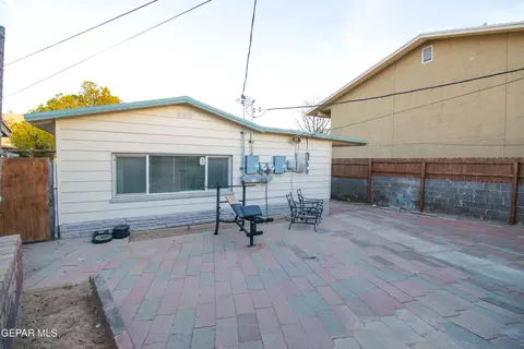 Exterior - 1213 Wright St, El Paso, TX 79902 photo 8 of 9