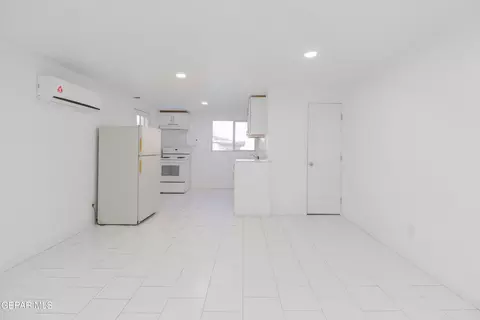 Living - 1213 Wright St, El Paso, TX 79902 photo 4 of 4