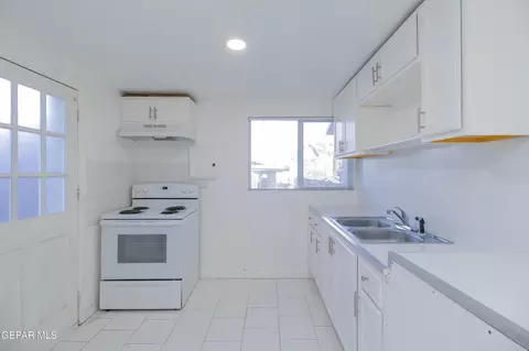 Kitchen - 1213 Wright St, El Paso, TX 79902 photo 2 of 2