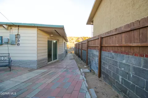 Exterior - 1213 Wright St, El Paso, TX 79902 photo 9 of 9