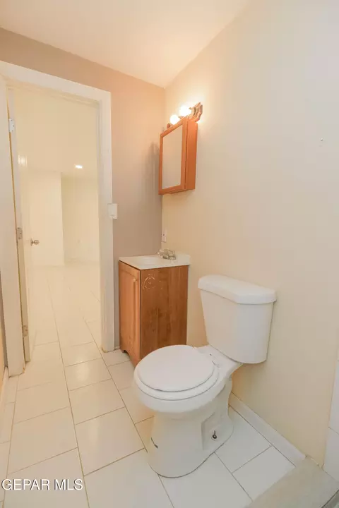 Bath - 1213 Wright St, El Paso, TX 79902 photo 4 of 4
