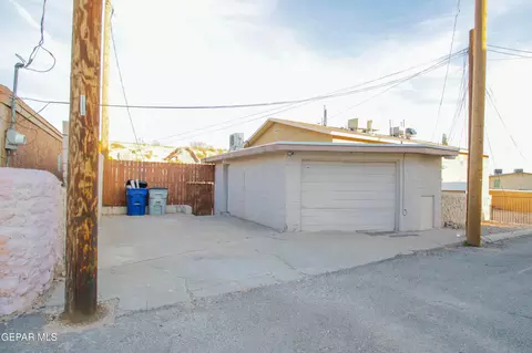 Exterior - 1213 Wright St, El Paso, TX 79902 photo 1 of 9