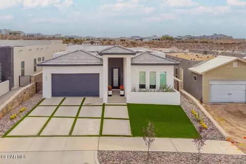 1812 War Path Dr, El Paso, TX 79911