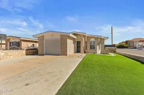 3400 Broken Bow St, El Paso, TX 79936