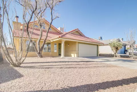 11652 John Weir Dr, El Paso, TX 79936