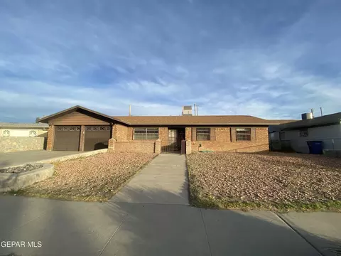 10352 Bon Aire Dr, El Paso, TX 79924