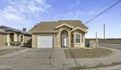 10493 Kirkland St, Socorro, TX 79927