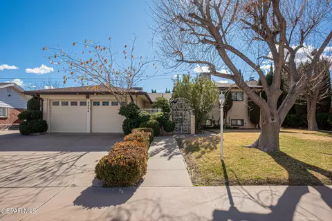 8804 W H Burges Dr, El Paso, TX 79925