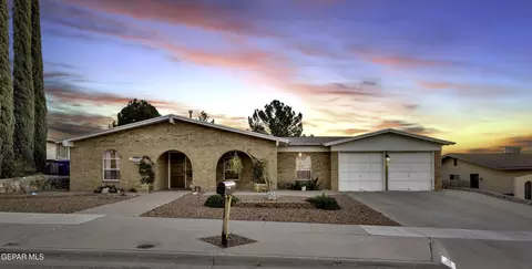 6936 La Cadena Dr, El Paso, TX 79912