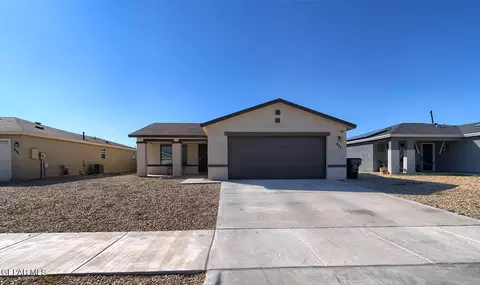 933 Villa Seca Dr, Horizon City, TX 79928