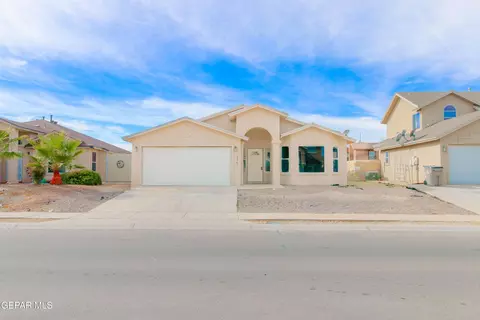 3361 Tierra Fertil Dr, El Paso, TX 79938