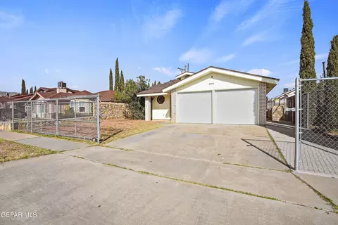 10989 Willie Mays Dr, El Paso, TX 79934