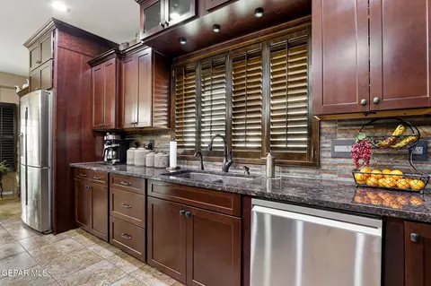 608 Myriam Dr, Anthony, TX 79821 photo 7