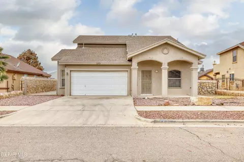233 Lago Grande Dr, Horizon City, TX 79928