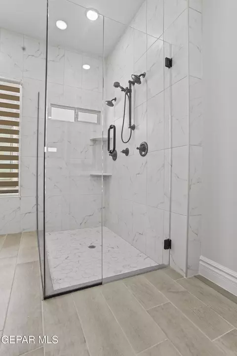 Bath - 3637 Pattern Pl, El Paso, TX 79938 photo 2 of 3
