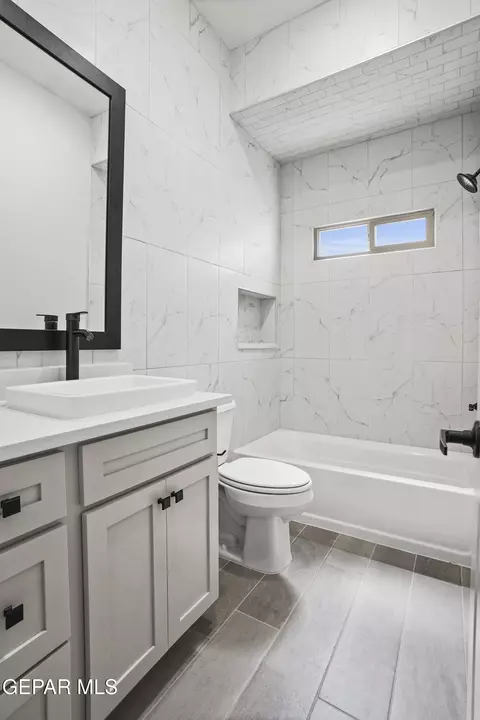Bath - 3637 Pattern Pl, El Paso, TX 79938 photo 3 of 3