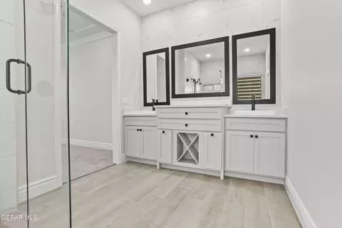 Bath - 3637 Pattern Pl, El Paso, TX 79938 photo 1 of 3
