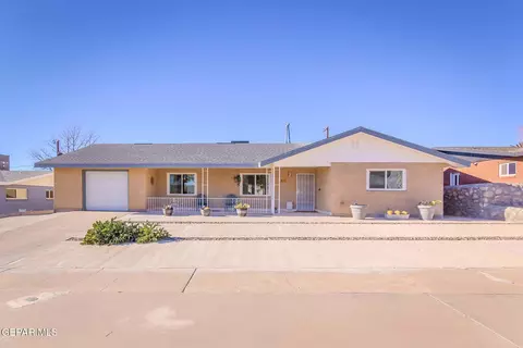 211 Stratus Rd, El Paso, TX 79912