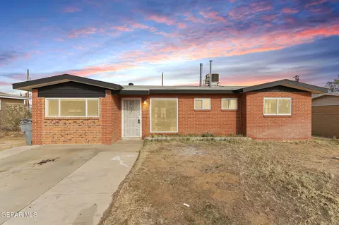 10064 Oakwood Dr, El Paso, TX 79924