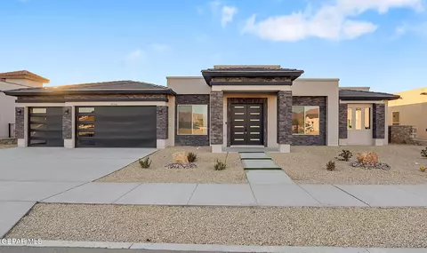 5696 Rio Bonito Cir, El Paso, TX 79932