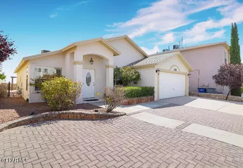 7318 Camino Del Sol Dr, El Paso, TX 79911