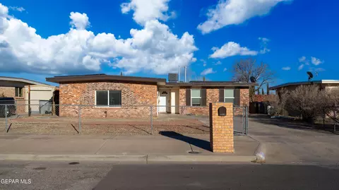 10476 Centaur Dr, El Paso, TX 79924