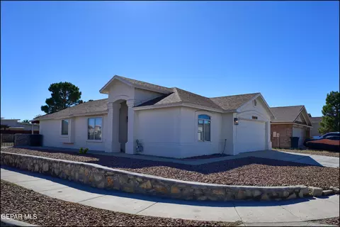 14120 Peter Noyes Dr, Horizon City, TX 79928