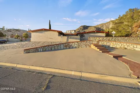 1517 Murchison Dr, El Paso, TX 79902