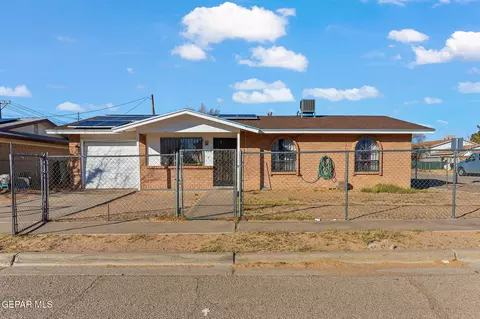 424 Houston St, Anthony, TX 79821