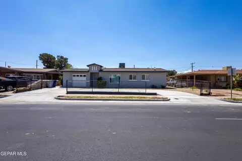 678 Lomaland Dr, El Paso, TX 79907