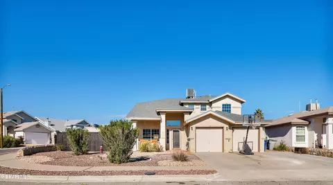 7925 Thunderstorm Dr, El Paso, TX 79932