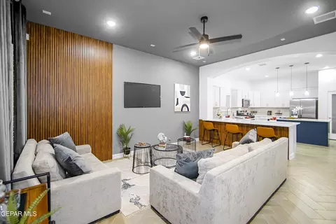 13885 Summer View Ave, Horizon City, TX 79928