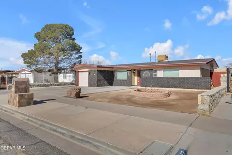 11113 Shoreline Dr, El Paso, TX 79936